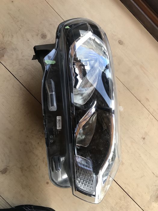 Десен фар за Toyota Proace