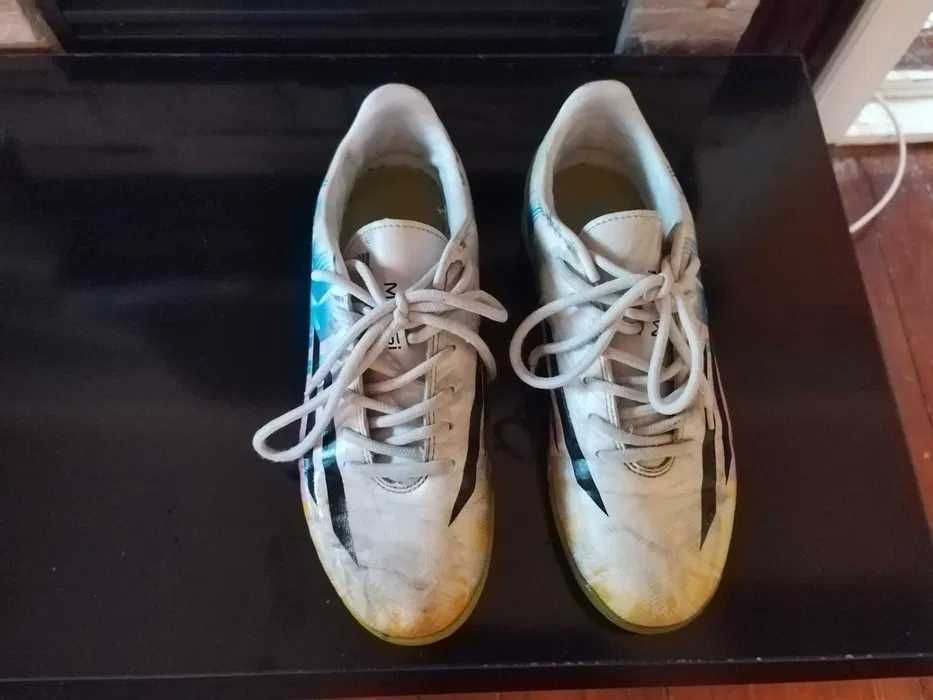 Ghete fotbal  Adidas nr 38