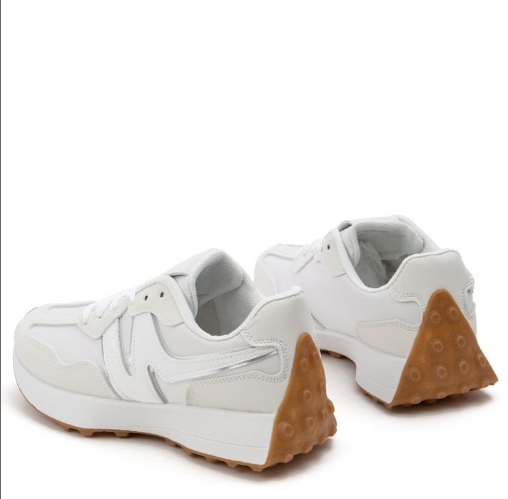 Сникърси еко кожа- бели