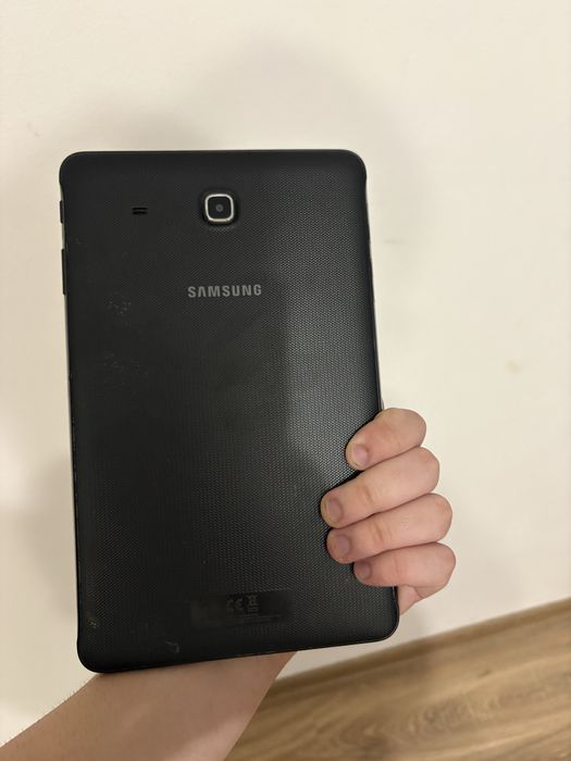 Tableta Samsung Galaxy Tab 3 10.1 baterie stricata