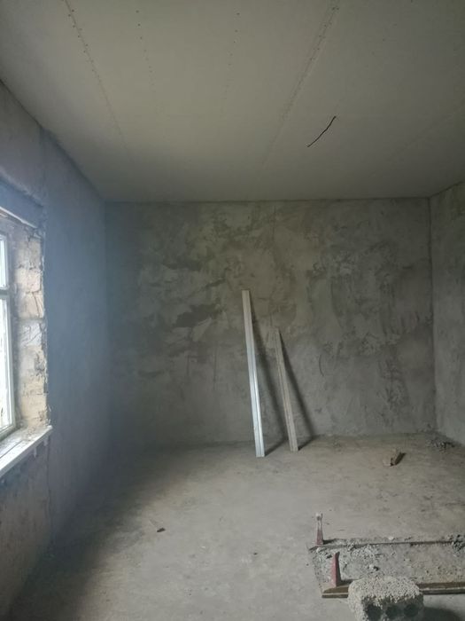 Уйсотилади 2хона 10 сотик