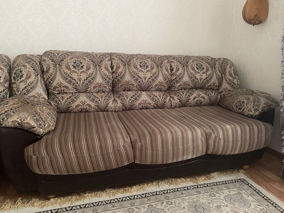 Срочно! 2 дивана и кресло