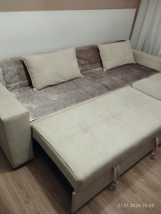 Продаю диван уголок.