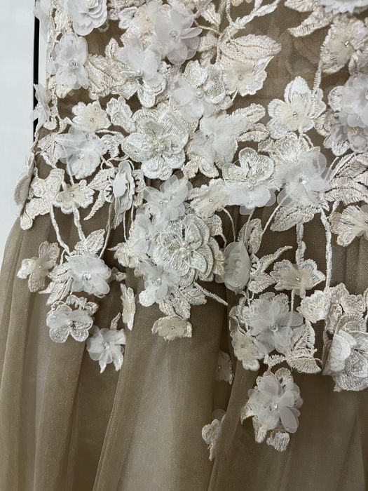 Абитуриентска рокля