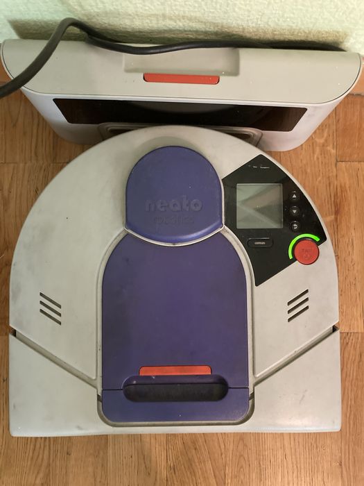 Продам робот пылесос.