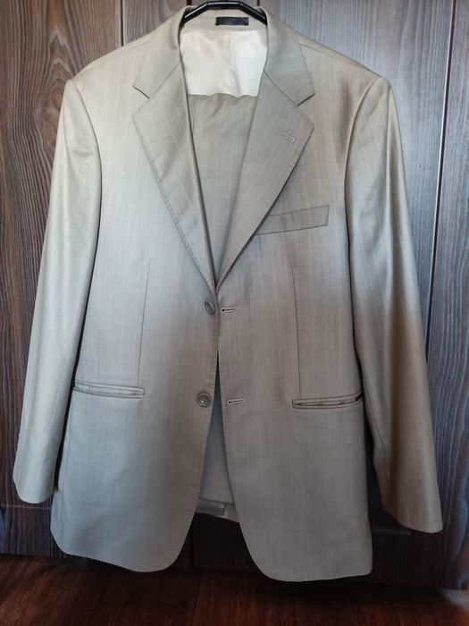 Продам Костюм классический