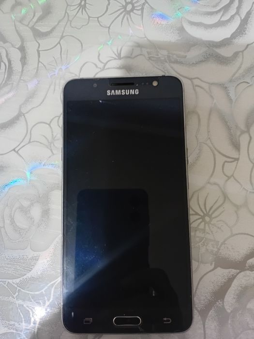 Телефон самсунг j510