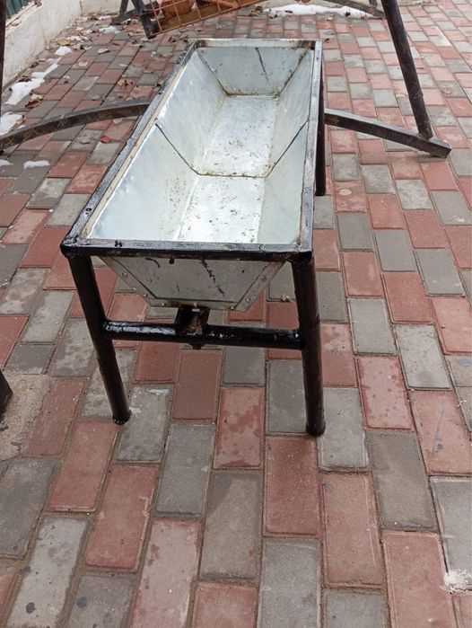 Ақыр, кормушка, қойға арналған