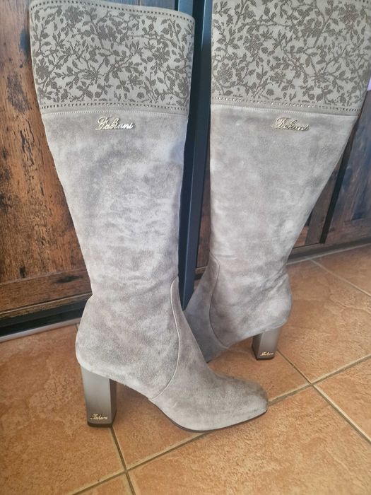 Чисто нови италиански ботуши FABIANI – Луксозен велур в актуален Taupe цвят, 39