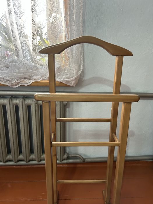 Напольная вешалка под одежду ( плечики)