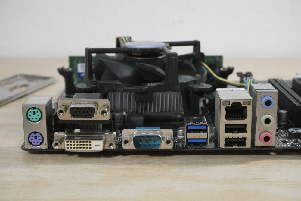 1150 bundle: H81m дъно + Pentium G3220 + 4GB DDR3 /вкл. ДДС
