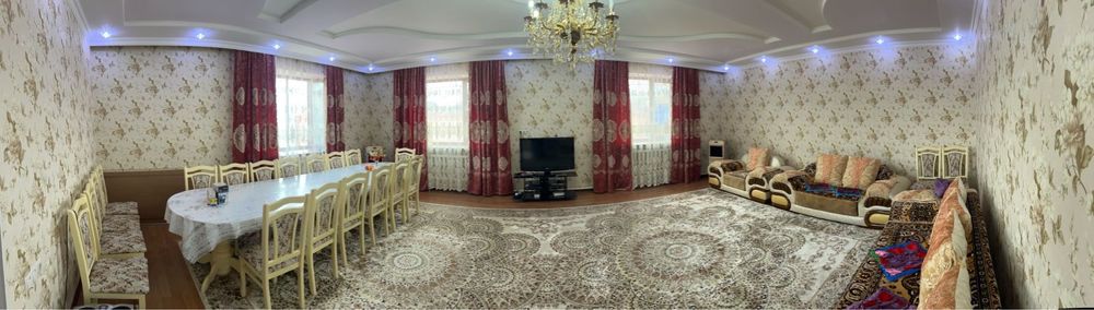 продается дом  с большим гаражом