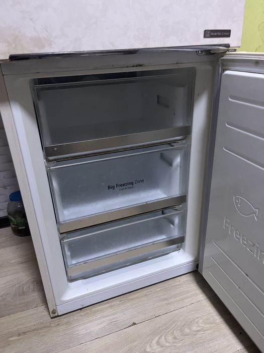 Холодильник марка LG