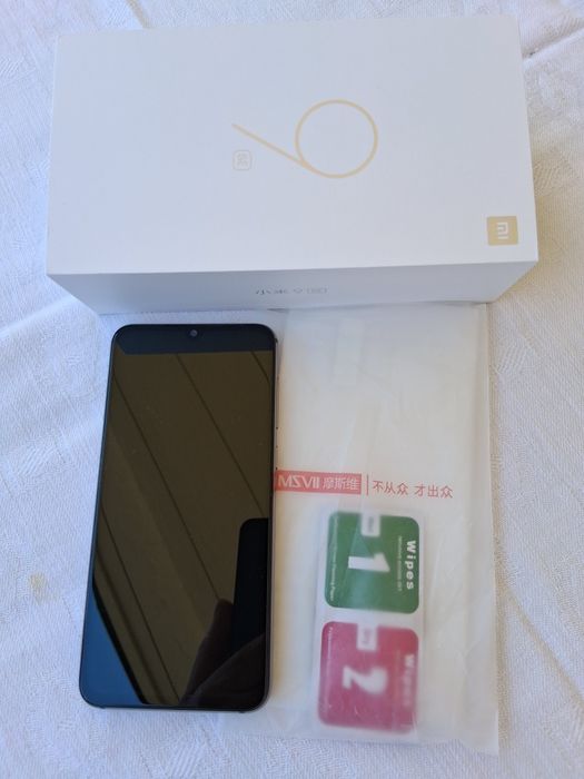 Xiaomi MI 9 SE дисплей 5.97"