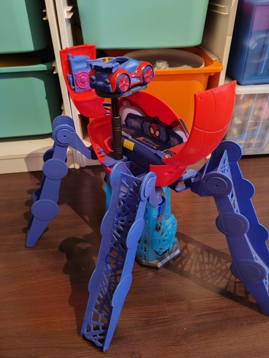 Spidey And His Amazing Friends, turnul lui Spider man.