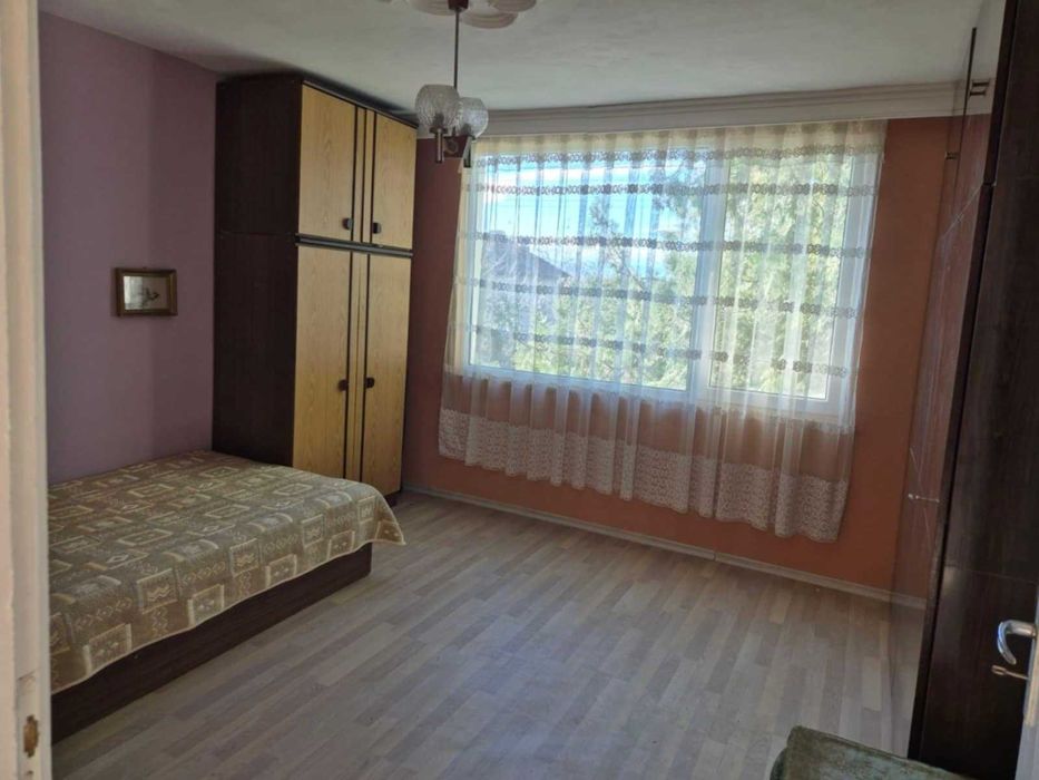 Продава къща в с. Сарая