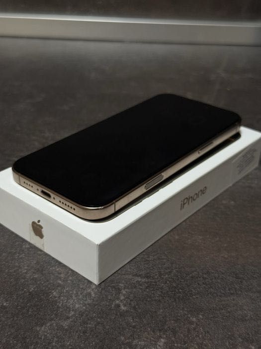 Apple iPhone 16 Pro , Desert , Като Нов, 1г. ГАРАНЦИЯ!