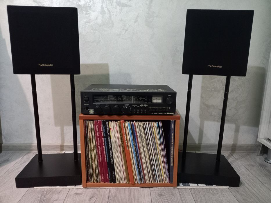 Sateliți Schneider Manhattan 1100 LS