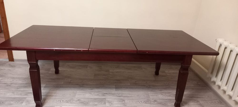 Стол в гостиную.