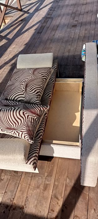 Продам диван с подушками