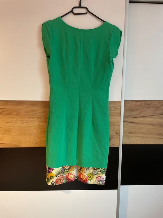 Rochița purtată o singură dată