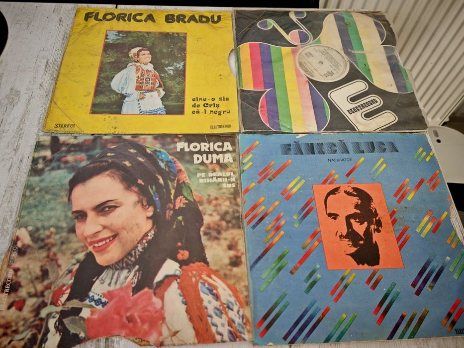 Lot de 24 viniluri cu muzică populară veche