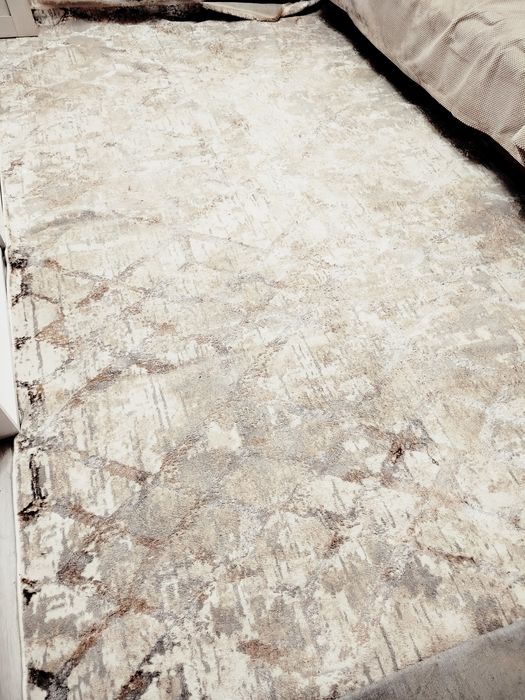 Продам ковер. В отличном состоянии.