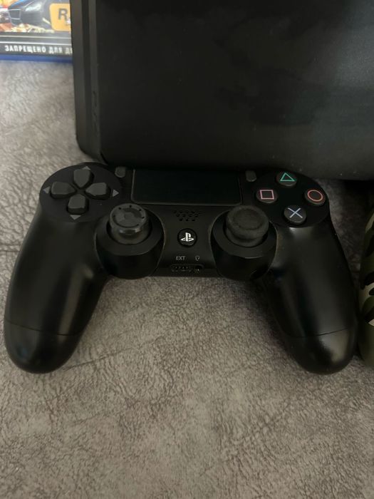 Sony playstation 4 в отличном состоянии