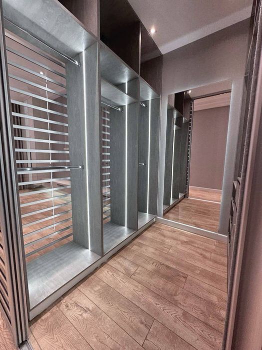 Продается 3х комнатная квартира,ЖК NRG Oybek,мирабадский район,107м2