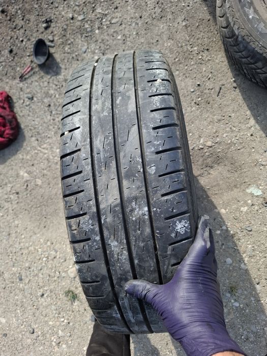 Vand roata rezerva mercedes sprinter are anvelopa 225 70 15 C pireli buna