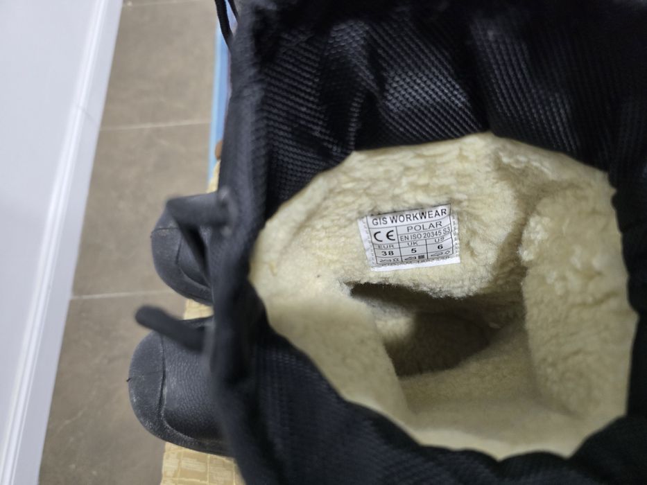 Зимние утеплённые сапоги , сефти.