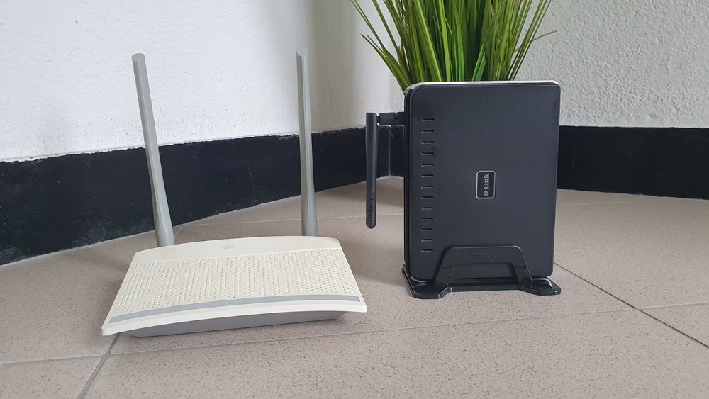Два рутера Tp-Link и D-Link