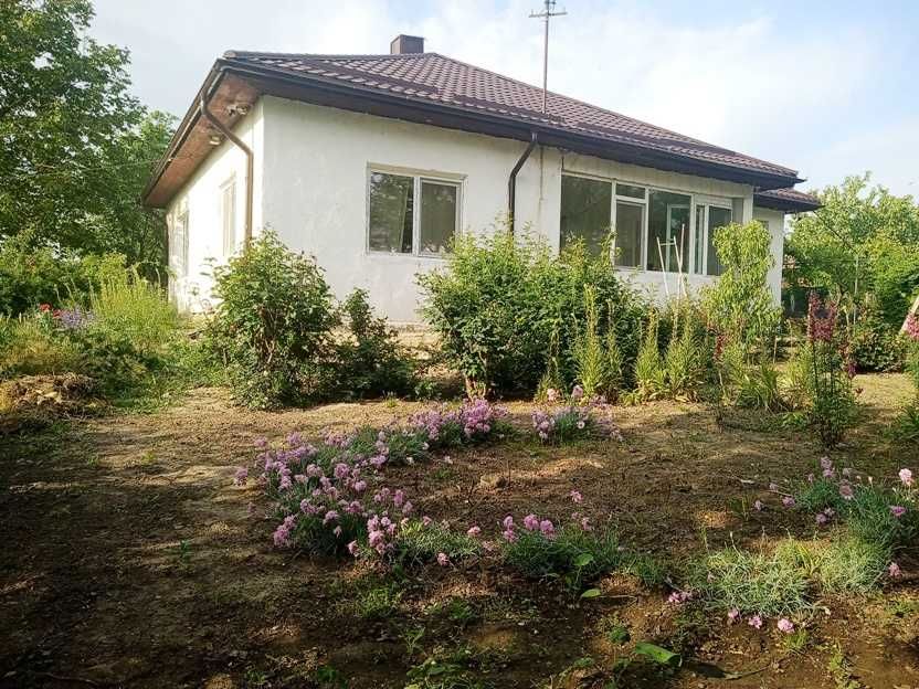 Casa si teren in localitatea Iazu, jud Ialomita