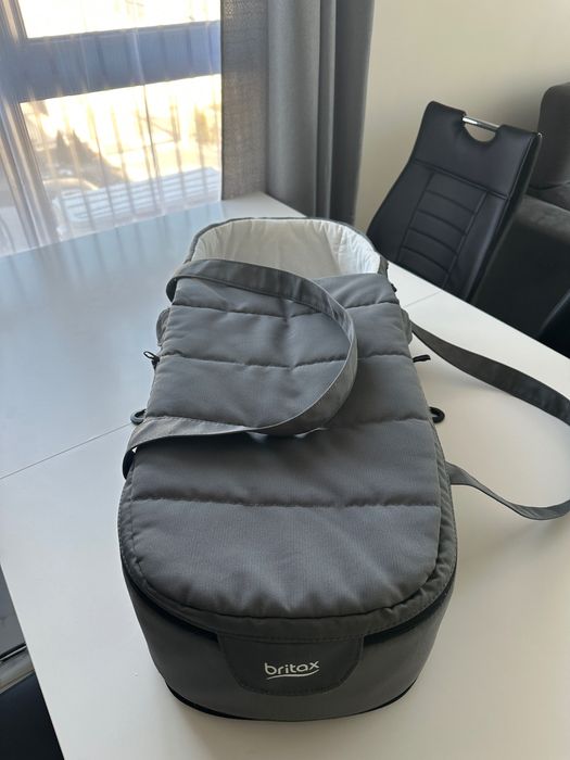Продавам Портбебе Britax Продам люльку