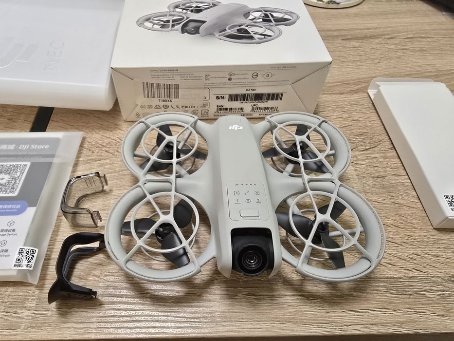 Drona DJI Neo - ca noua cu accesorii