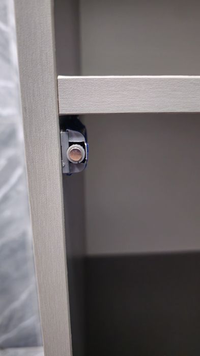 Дизайнерский шкаф-пенал