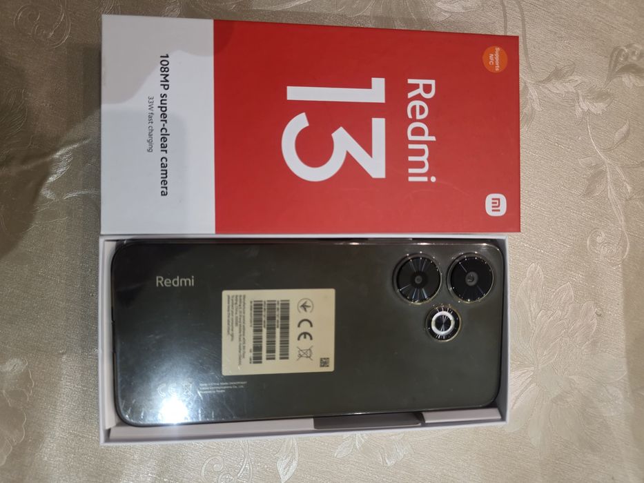 Продавам телефон Redmi 13