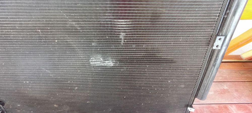 Радиатор кондиционера на Ланд крузер