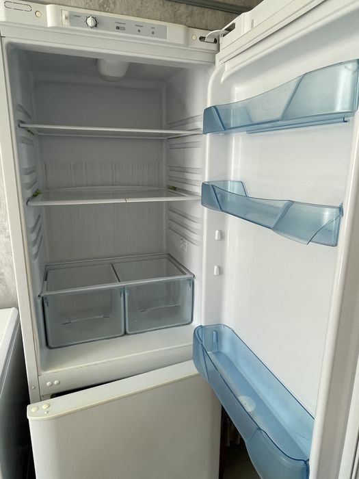 Продается б/у Холодильник