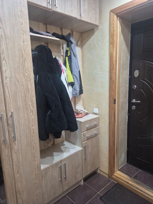 Продам Прихожую…