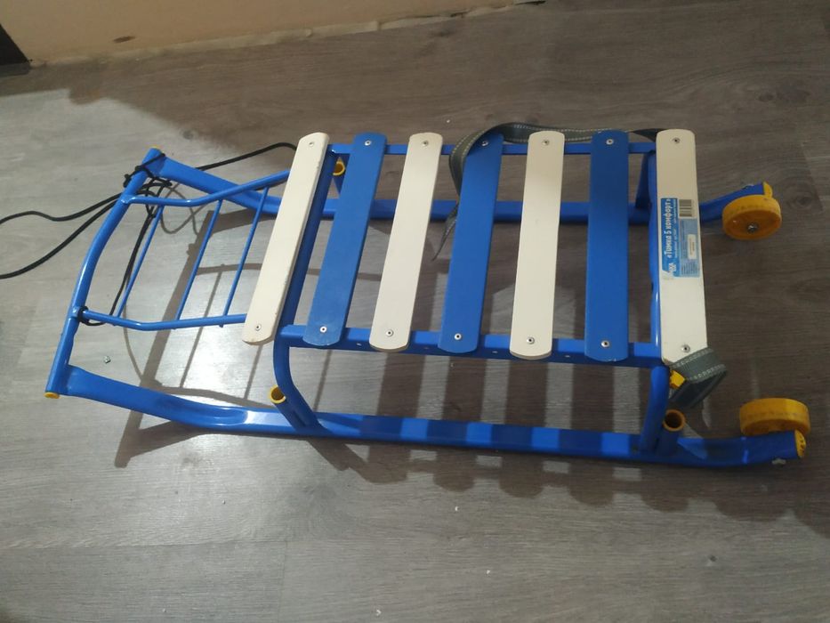 Продам Санки со спинкой