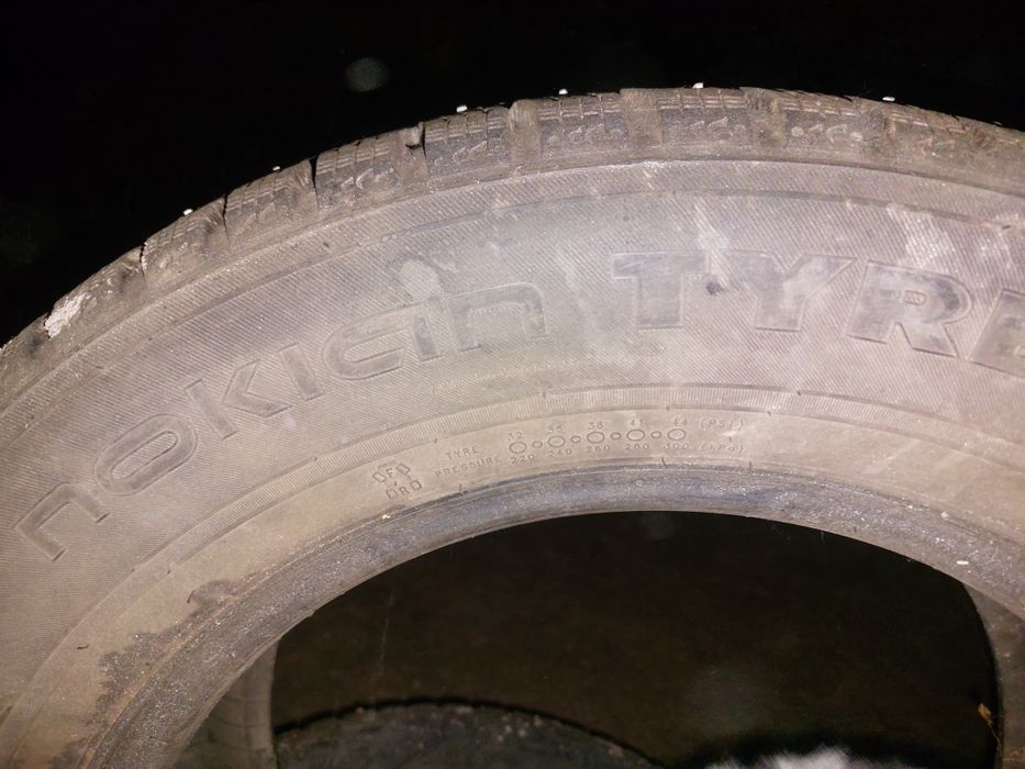 Продам шины 215 60 R16