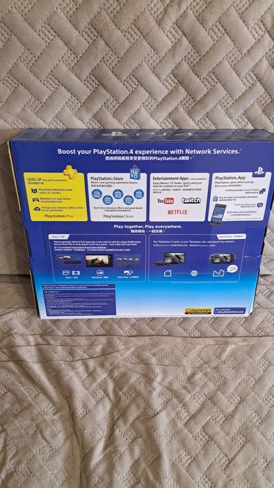 Продаю PS4 Slim, с пломбами и комплектом