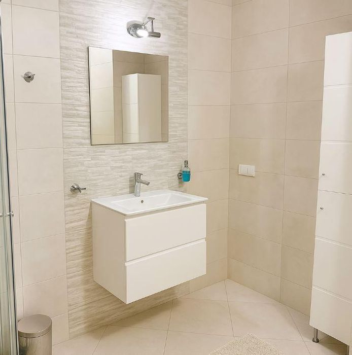 Дава се под наем Двустаен апартамент в Варна, Център - 95 кв.м за 797.64 € - Снимка #7