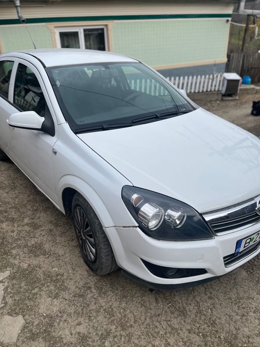Vând Opel Astra H 1.4 Benzină – 2010