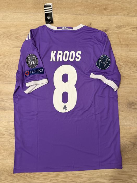 Tricou de fotbal Real Madrid Mov Toni Kroos 8 marime L Champions league Final