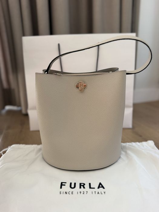 Чанта Furla Danae bucket bag