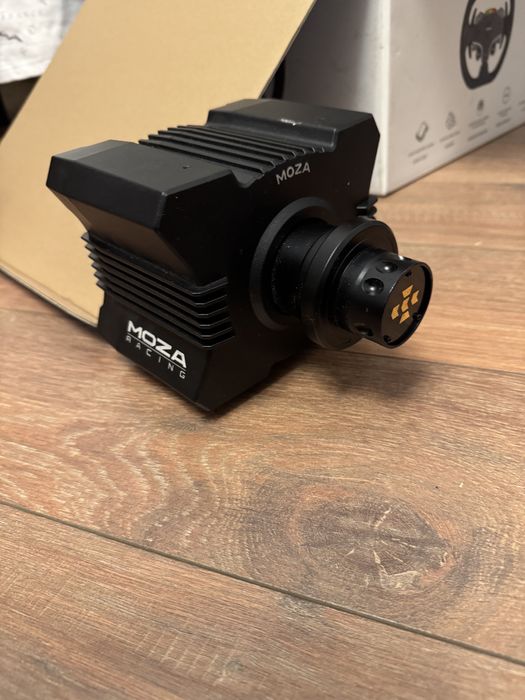 Moza R5 + Moza ES Formula Whell Mod