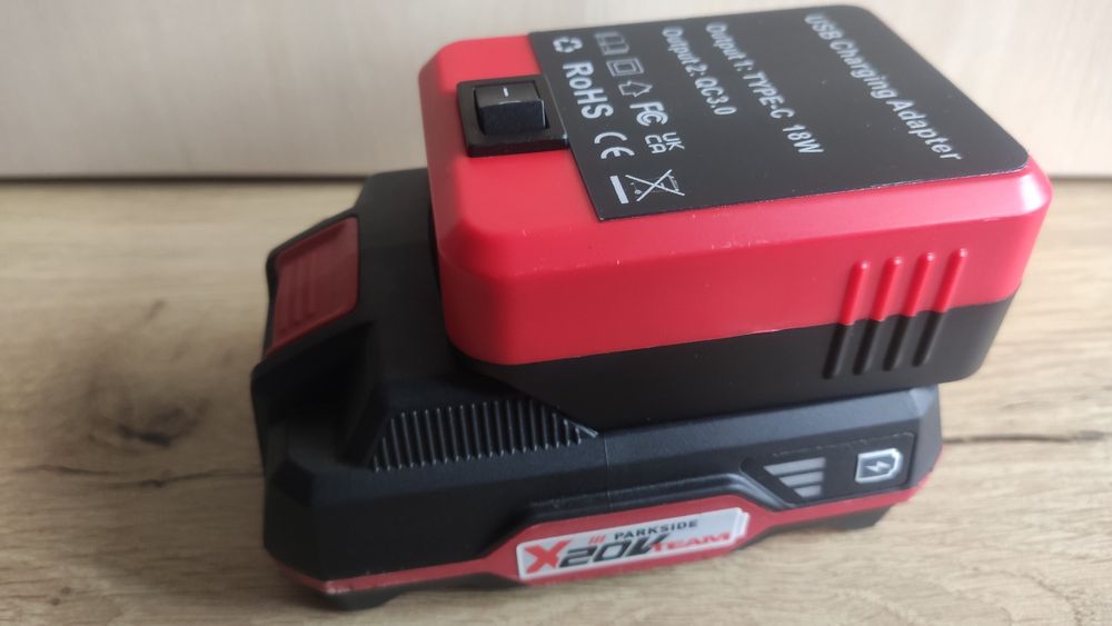 Зарядно за телефон или друго устройство за батерия Parkside X20V