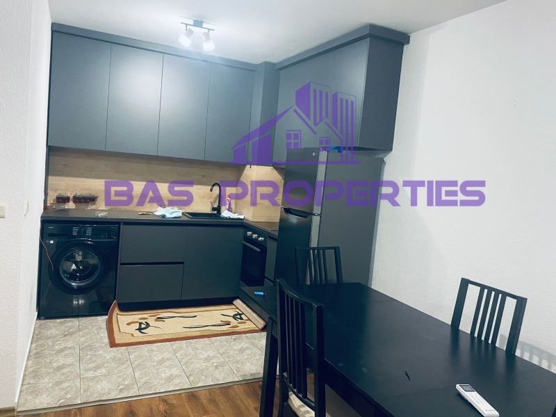 Дава се под наем Двустаен апартамент в София, Хладилника - 83 кв.м за 1050 € - Снимка #3